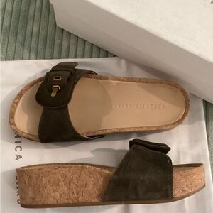 Veronica Beard Green Suede Sandals